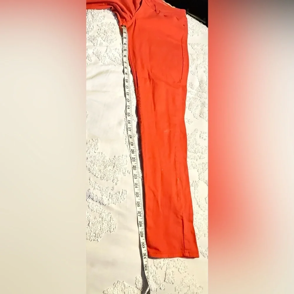 Levi's Women's Mid-Rise Skinny Colored Stretch Casual Jeans in Coral Size 31